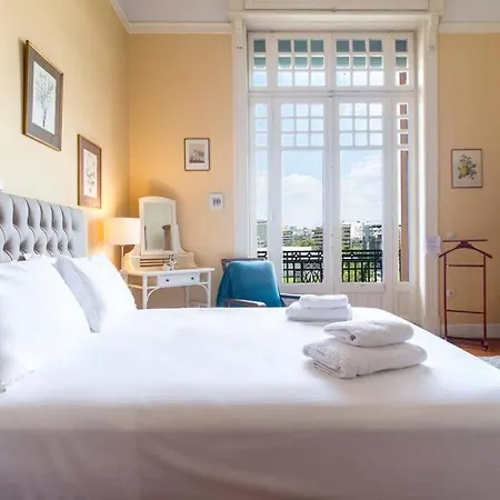 1930's Neoclassical In The Heart Of Apartment